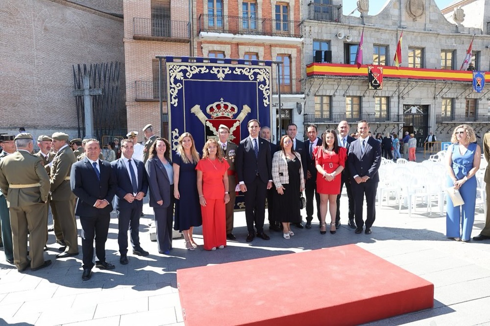 Presentación de la Jura de Bandera Civil en el Patio del Pozo de Medina del Campo. Yaiza Cobos ( REGRESAMOS )